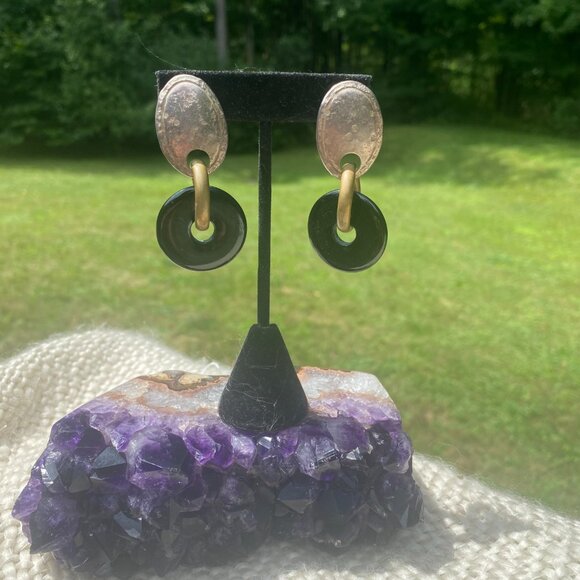 Marjorie Baer SF mixed metal and black lucite modernist pierced omega earrings - Picture 6 of 9